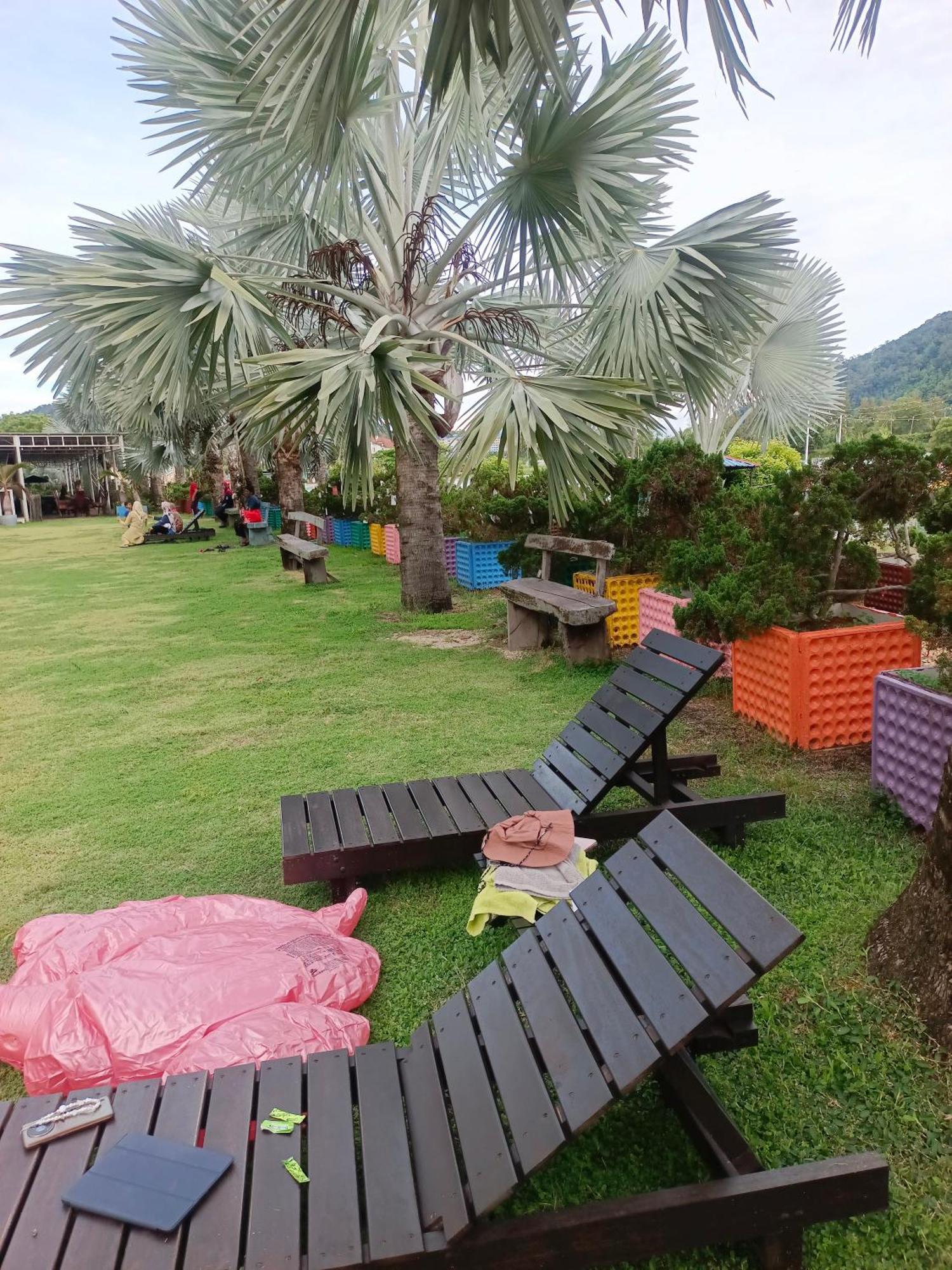 Glossy Marina Homestays Lumut Exterior photo